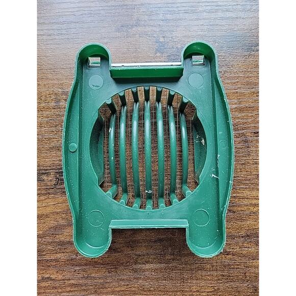 Green Hard Boiled Egg Slicer - Plastic/Steel -Good Working Condition - Picture 3 of 4